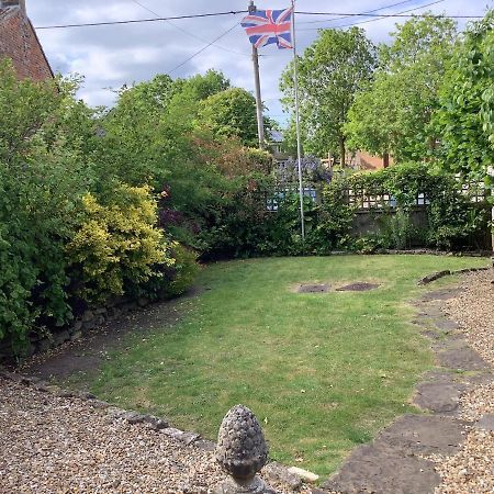 Bwthyn Cudd Bed & Breakfast Westbury  Eksteriør bilde