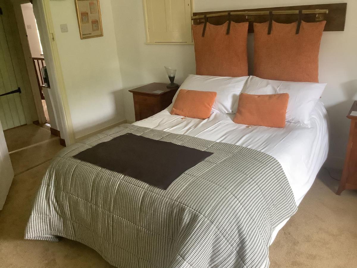 Bwthyn Cudd Bed & Breakfast Westbury  Eksteriør bilde