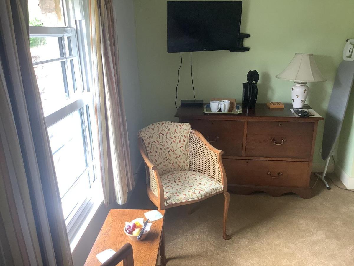 Bwthyn Cudd Bed & Breakfast Westbury  Eksteriør bilde