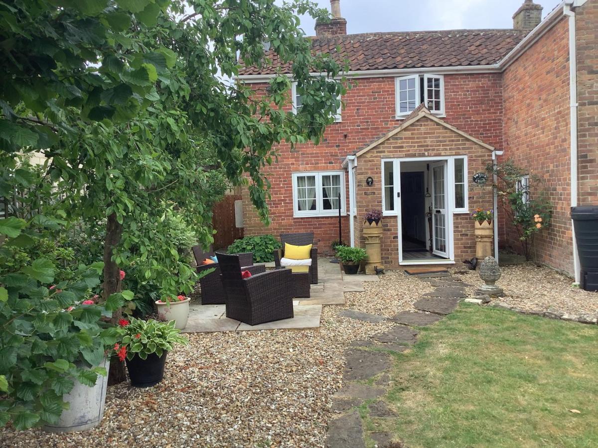 Bwthyn Cudd Bed & Breakfast Westbury  Eksteriør bilde